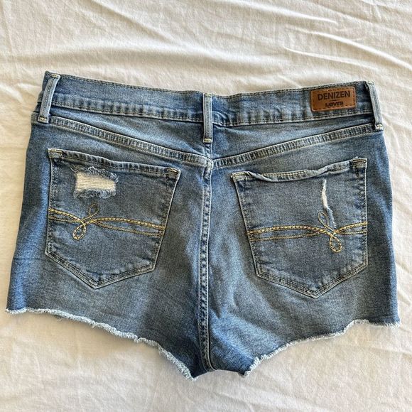 Levi's Denizen cheeky high rise cutoff denim jean shorts Dark wash size 13/W31 - Picture 7 of 7